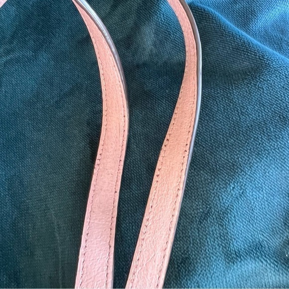 MICHAEL KORS IZZY REVERSIBLE SHOULDER TOTE BAG MERLOT/PASTEL PINK - Picture 8 of 16